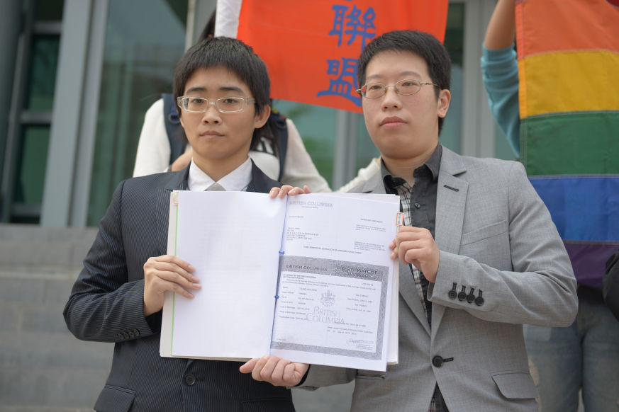 梁宗慧與朱姵諠同性伴侶婚姻登記行政訴訟開庭記者會